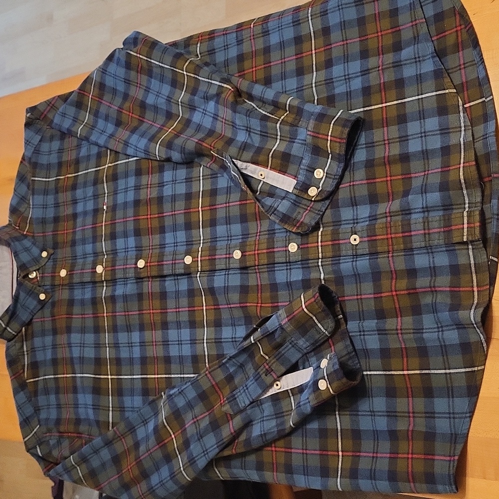 Tommy Hilfiger Plaid Blue Green Ling Sleeve Button-down Shirt Classic Fit